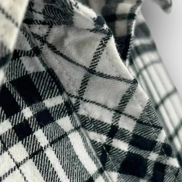 Eddie Bauer Women's Black White Plaid Flannel Shirt Classic Fit Casual Top Small - Picture 6 of 10